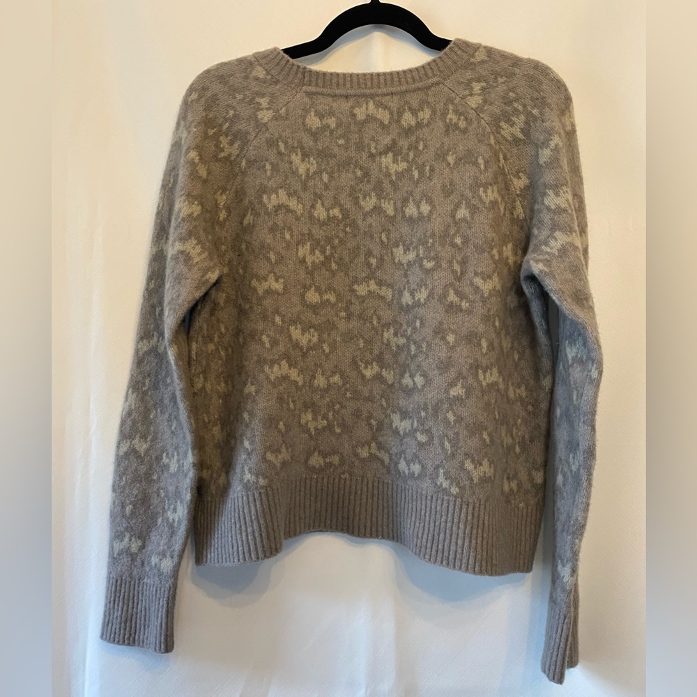 Athleta Hawthorn Leopard Print Extra Fine Merino Wool Blend Sweater Medium - Picture 5 of 13